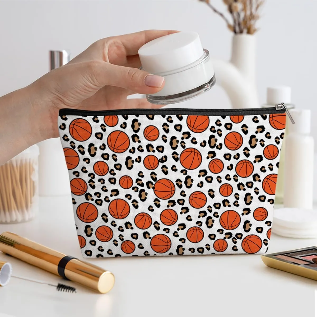 Basketball Gifts Basketball Accessories Stuff Makeup Bag, Basketball Lover Gifts Cosmetic Bag for Women Girls Sport Team Players Bestie Soul Sister Friends Birthday Christmas Friendship Gifts