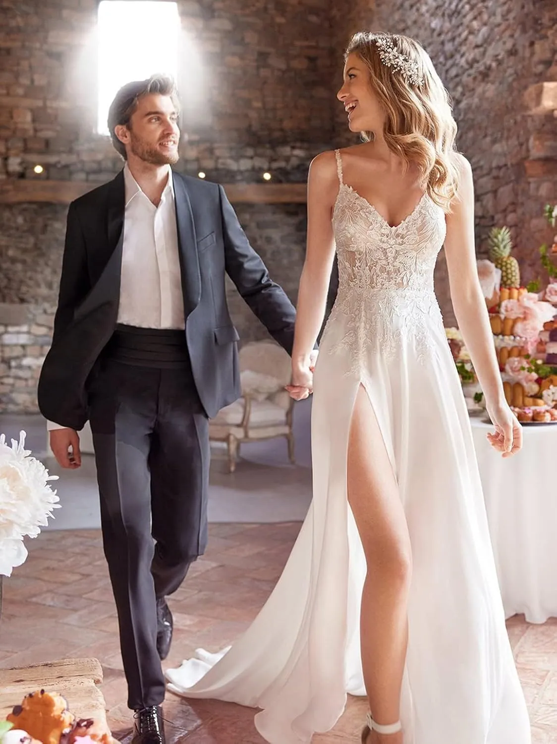 Fanciest Women's Lace Chiffon Beach Wedding Dresses for Bride 2025 with Sleeves Long Bridal Gown