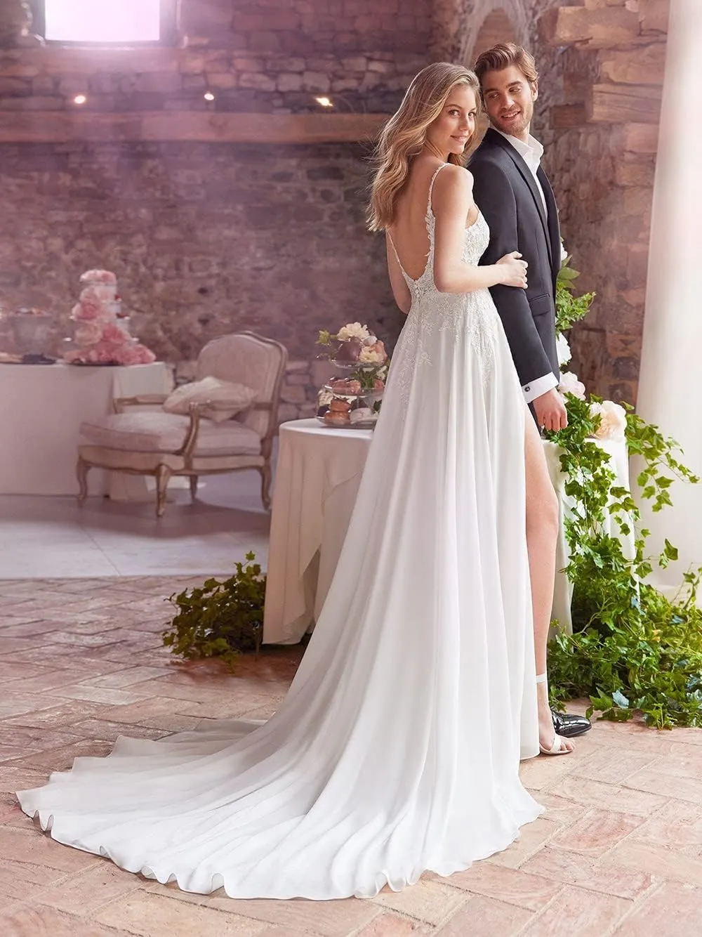 Fanciest Women's Lace Chiffon Beach Wedding Dresses for Bride 2025 with Sleeves Long Bridal Gown