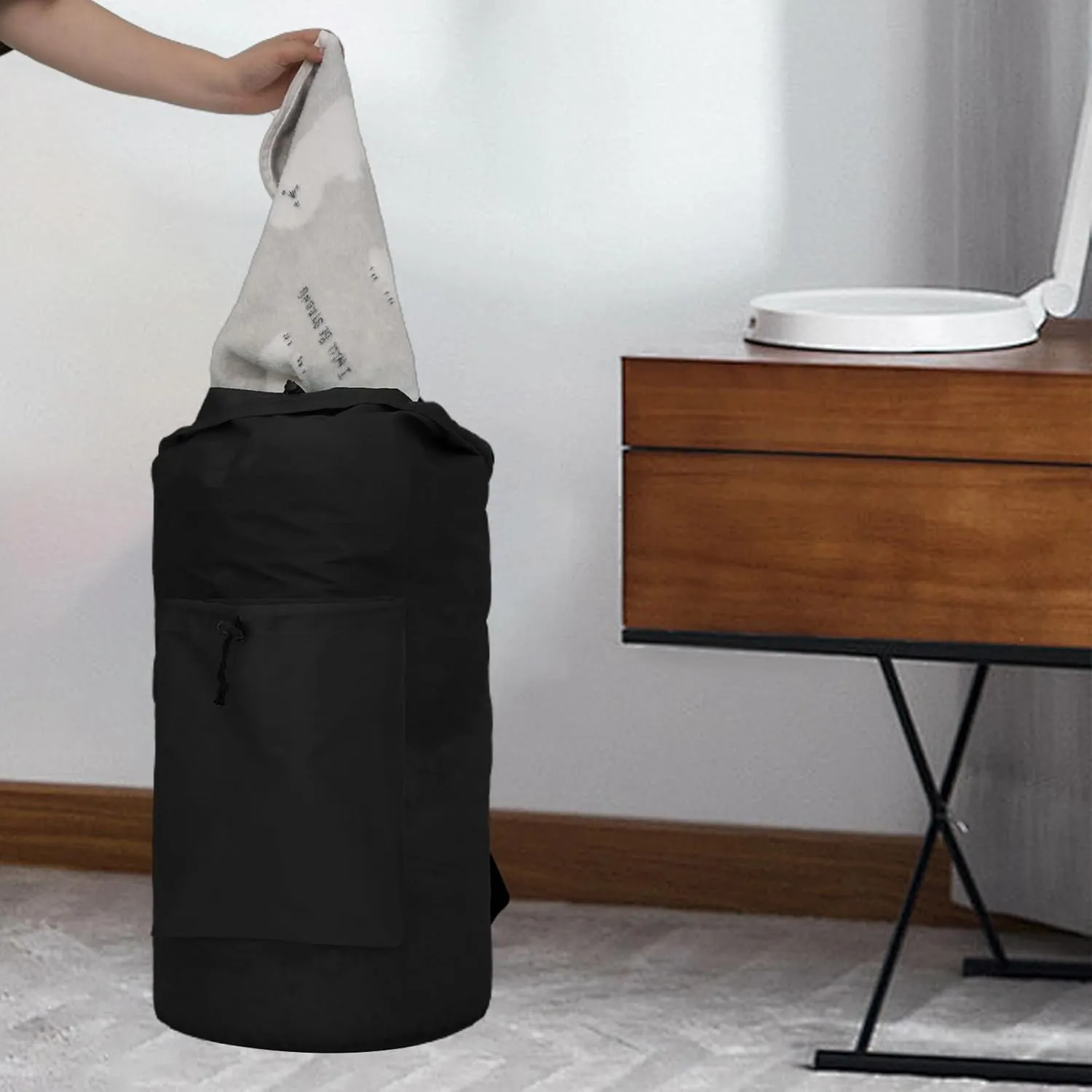 Laundry Bag with Shoulder Straps and Detergent Holder, Durable Laundry Bag Backpack for College Dorm/Travel/Camp (BLACK TARTAN)