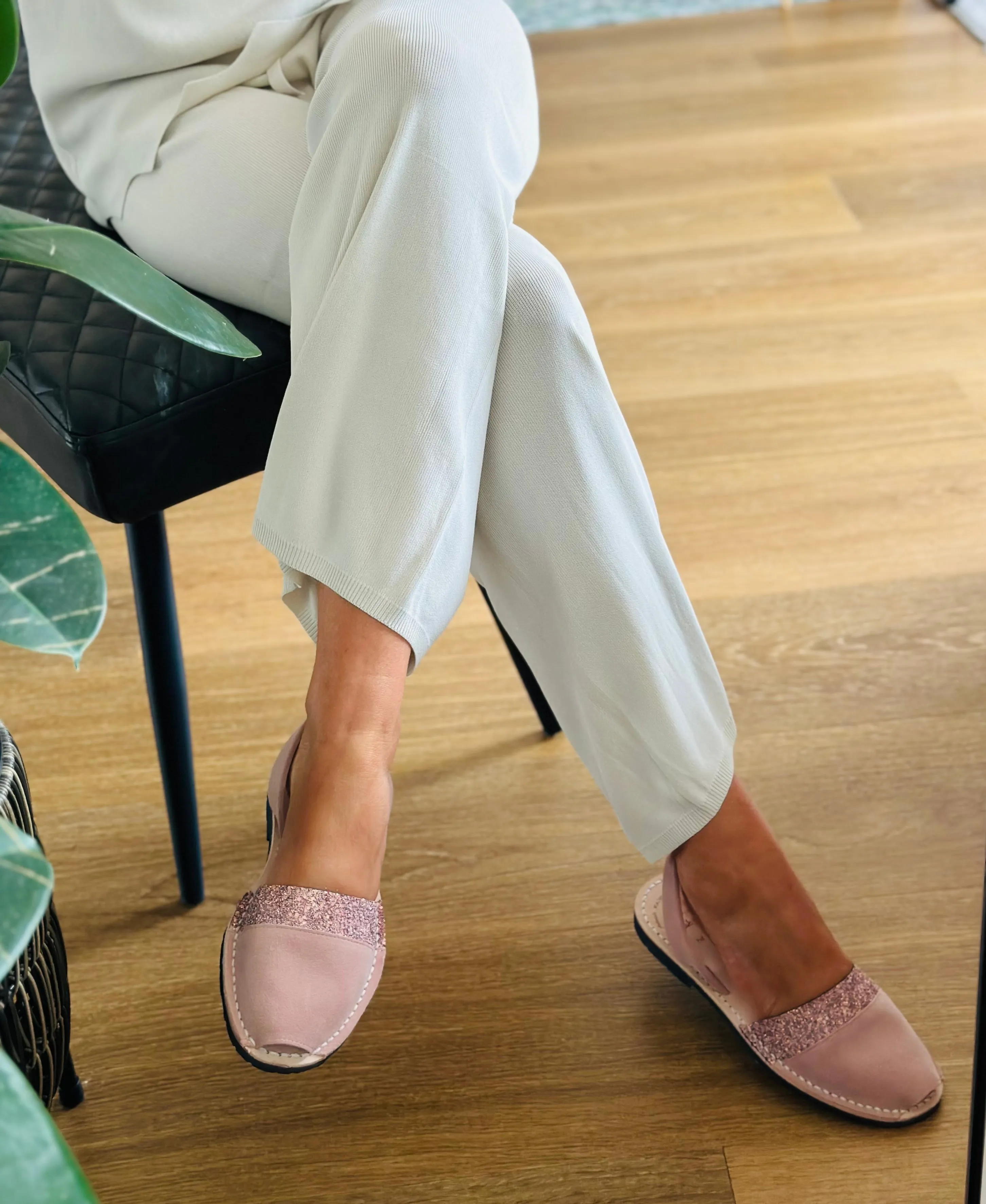 SAMPLE SALE Sweetheart Pink Avarcas SIZE 39