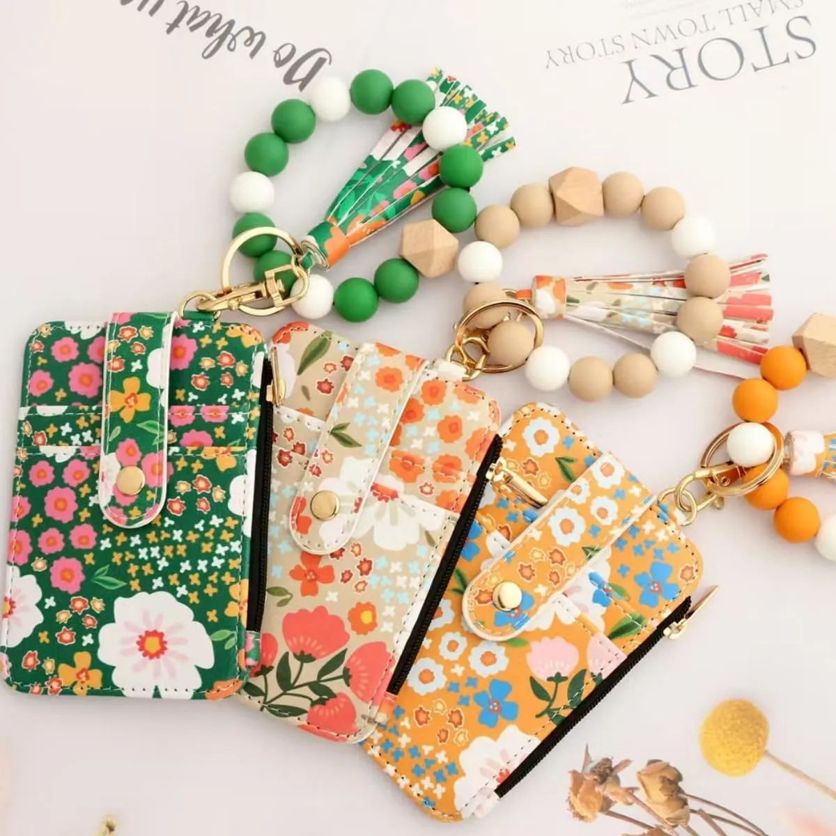 Women's Boho Style Beaded & Tassel Decorated Keychain with Flower Pattern Wallet, Small Credit Card Holder for Women