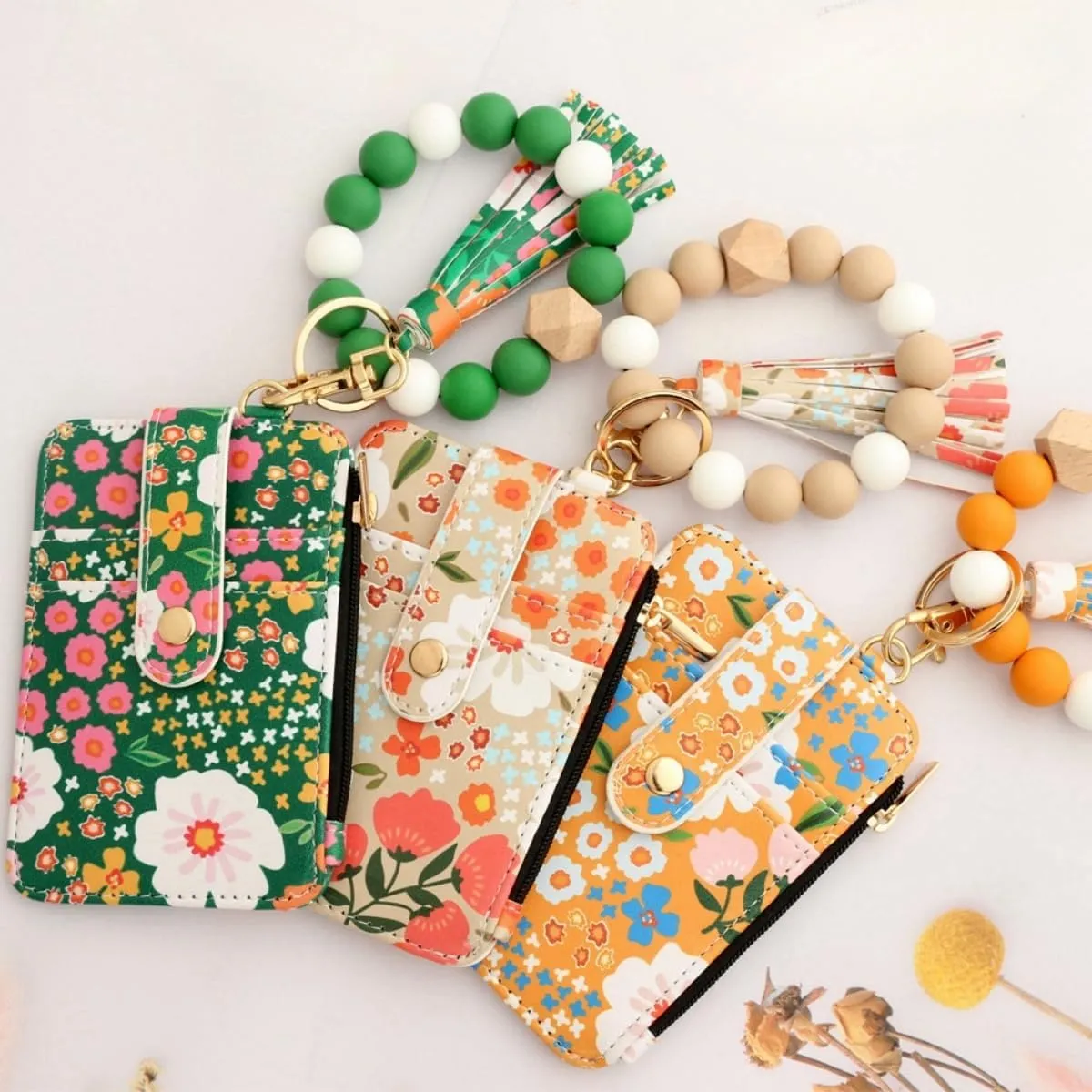 Women's Boho Style Wallet and Beaded Wristlet Keychain Wallet,Wristlet Bracelet Keychain Wallet, Boho Credit Card Holder with Flower Pattern (Green)